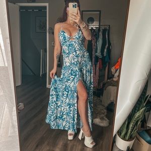 SEVEN WONDERS KIAH MAXI DRESS BLUE FLORAL SMALL